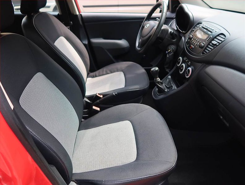 Hyundai i10 (2010) 1.1, jezdí výborně - fotka 9 z 15
