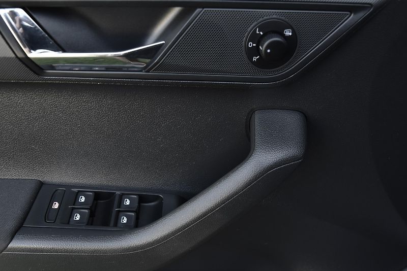 Škoda Fabia 1.2 TSi 6st STYLE,KLIMA,VÝHŘEV - fotka 10 z 50