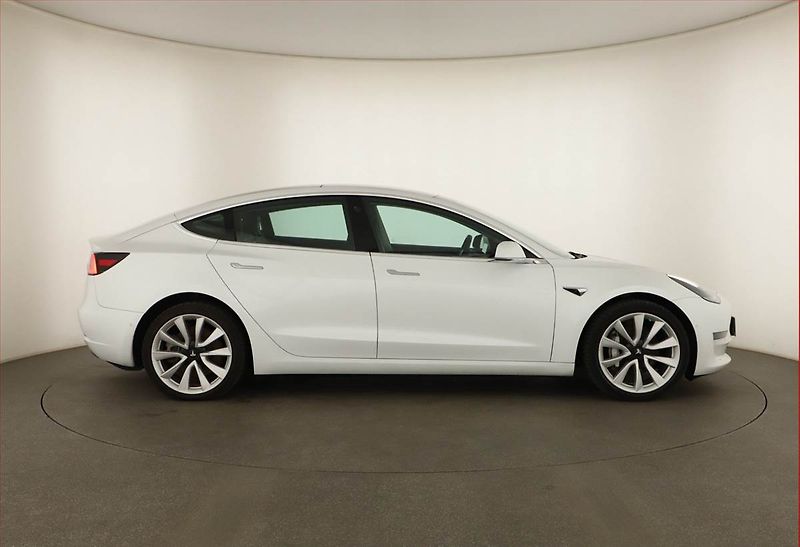 Tesla Model 3 (2019) Long Range 4WD 78kWh, SoH 82% - fotka 6 z 20