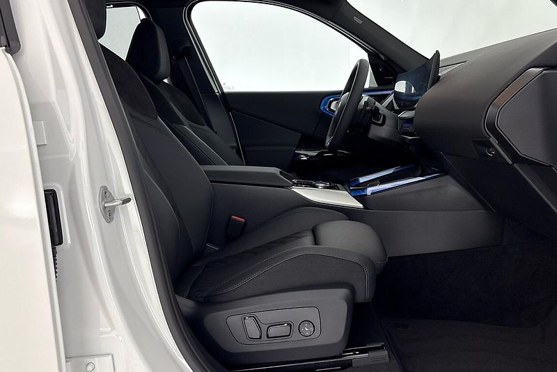 BMW X3 xDrive40d - fotka 13 z 26