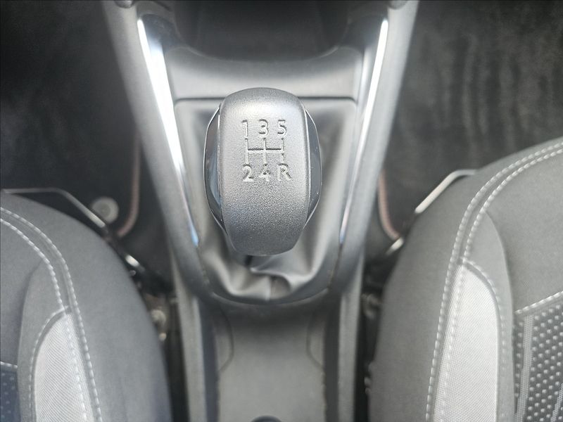 Peugeot 208 1,2 i Actice klima - fotka 20 z 40