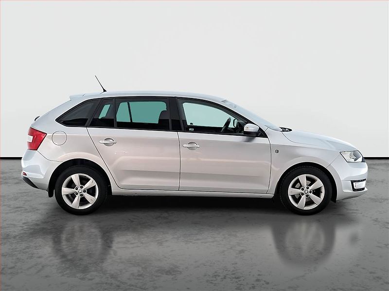 Škoda Rapid (2014) Spaceback 1.2 TSI, ČR,1.maj - fotka 6 z 16