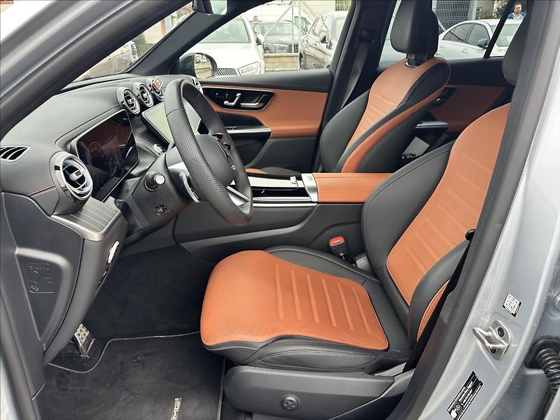 Mercedes-Benz GLC 300de 4MATIC AMG linie - fotka 10 z 13