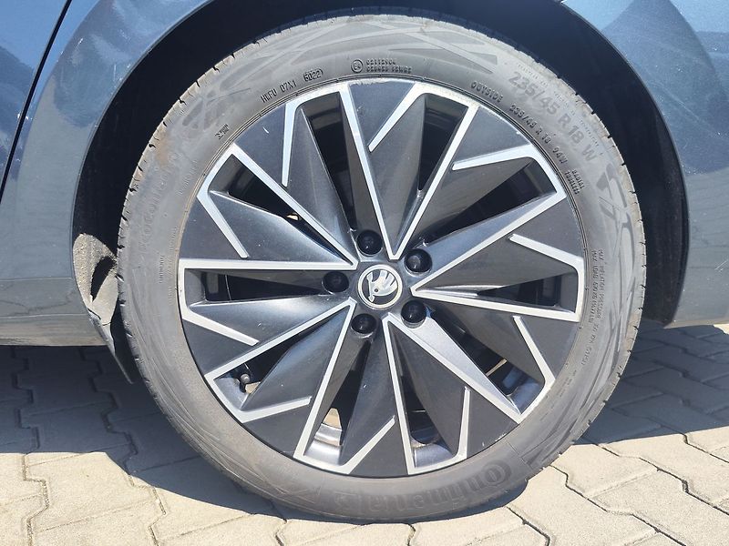 Škoda Superb 2.0 TDI/147kW 4x4 L&K DSG - fotka 39 z 39