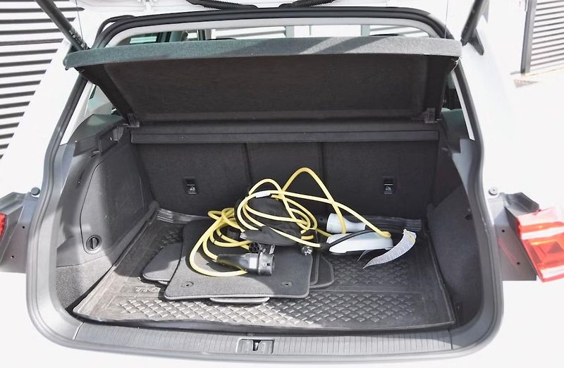 Volkswagen Tiguan eHybrid 1.4 TSI ACT OPF Matrix - fotka 9 z 20