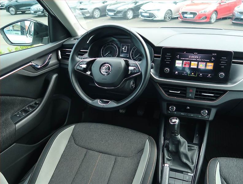 Škoda Kamiq (2021) Style 1.0 TSI, Serv.kniha - fotka 7 z 19