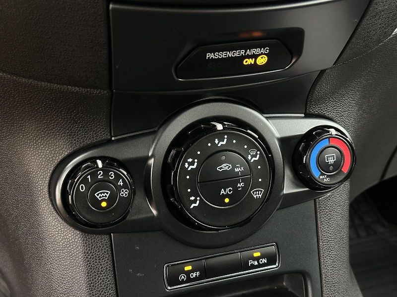 Ford Fiesta 1.0 EB 74kW KLIMA Tempomat PDC - fotka 21 z 35