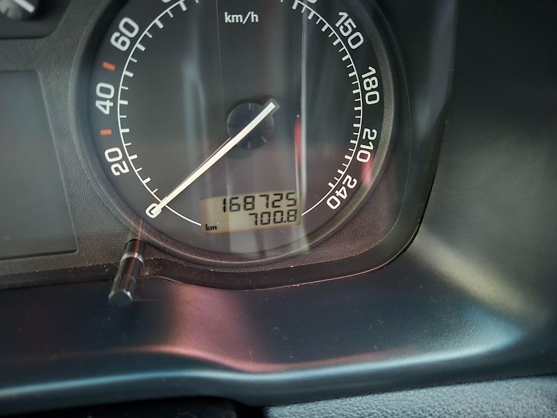 Škoda Octavia (2008) 1.6 MPI Zimáky,TOP - fotka 17 z 32