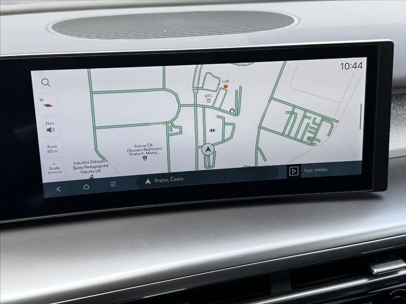 Hyundai Ioniq 9 0,0 EV 110 kWh SMART 160KW - fotka 11 z 18