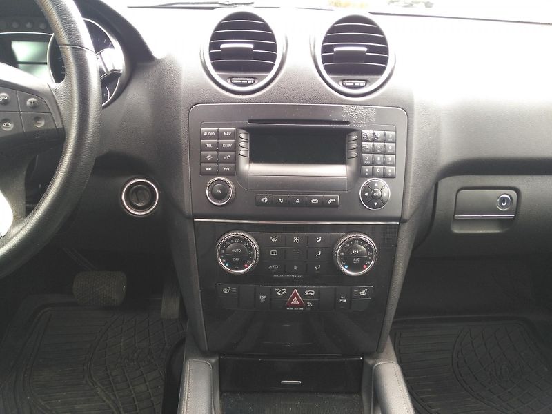 Mercedes-Benz Třídy M ML 280 CDI /140 kW/ - fotka 15 z 38