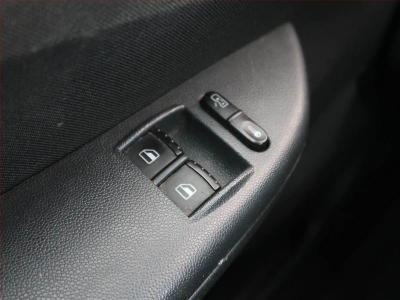 Škoda Fabia (2006) Elegance 1.2 12V, Serv.kniha - fotka 18 z 19