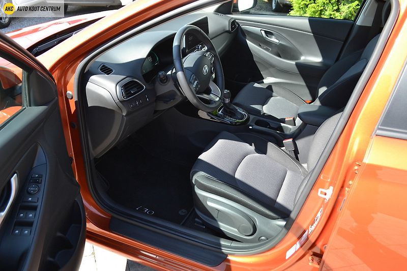 Hyundai i30 WG 1.5T-GDI 103KW DCT FAMILY N - fotka 21 z 41