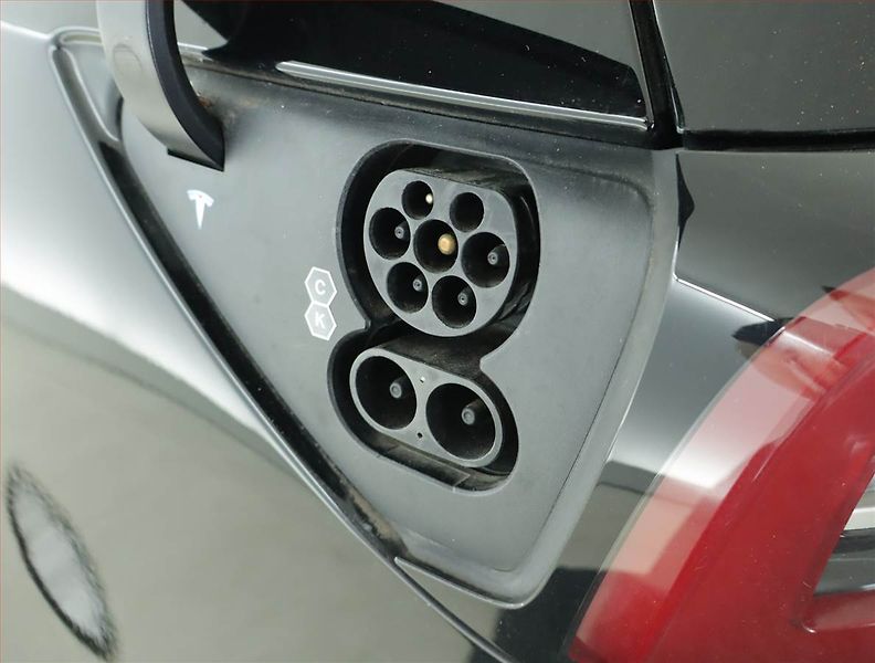 Tesla Model Y (2023) Long Range AWD 79kWh, SoH 92% - fotka 20 z 21