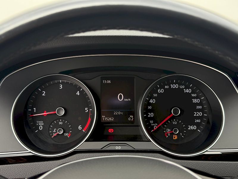 Volkswagen Passat (2018) Variant 2.0 TDI 110 kW - fotka 11 z 24