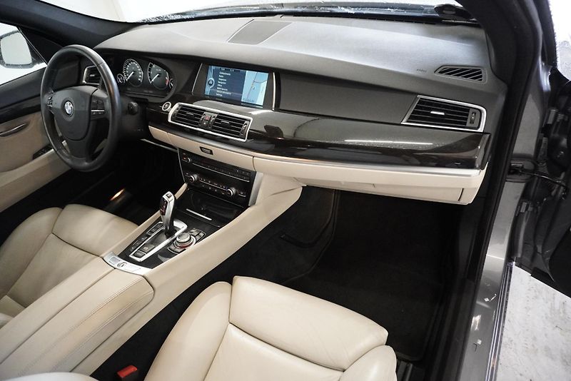 BMW Řada 5 530D 180kW GRANTURISMO XDRIVE - fotka 31 z 36