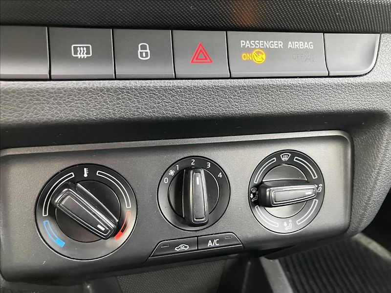 Škoda Fabia 1,0 Tažné,Navigace,Car Play - fotka 17 z 18