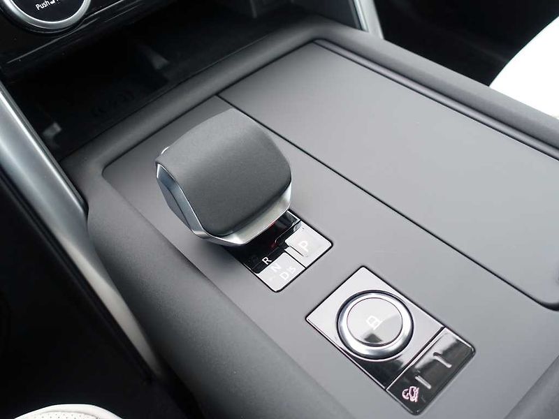 Land Rover Discovery 5 3,0  Dynamic SE D350 - fotka 34 z 43