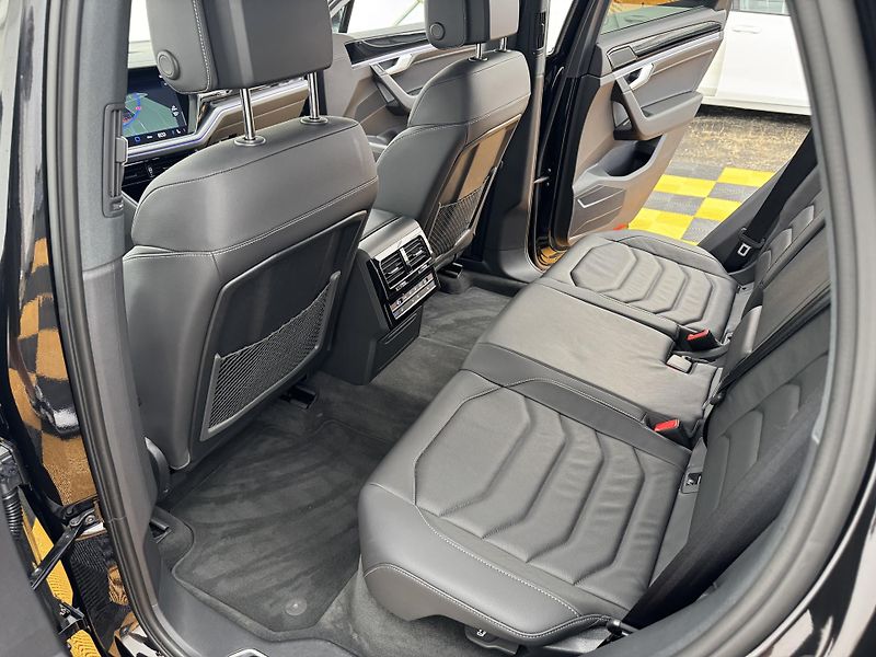 Volkswagen Touareg 3.0Tdi*1-MAJ*DPH*R-LINE*HUD* - fotka 13 z 49