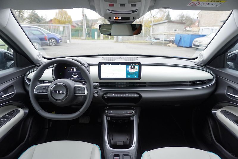 Fiat 600 (2024) 1,2 145 hybrid eDCT6 LA Prima - fotka 5 z 17