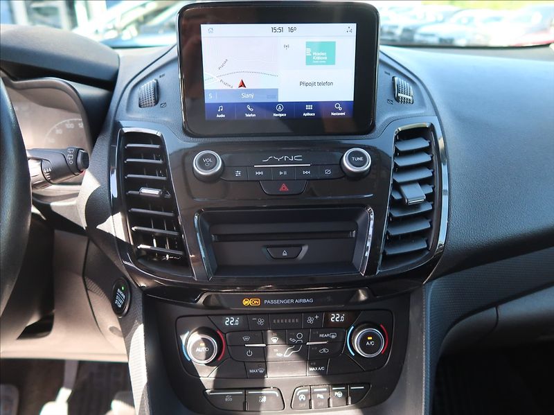 Ford Tourneo Connect 1,5 TDCi,74kW,Serv.kn.,tažné - fotka 14 z 29