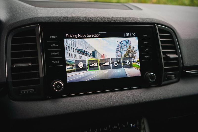 Škoda Karoq (2024) Sportline 2.0 TDI - fotka 22 z 28
