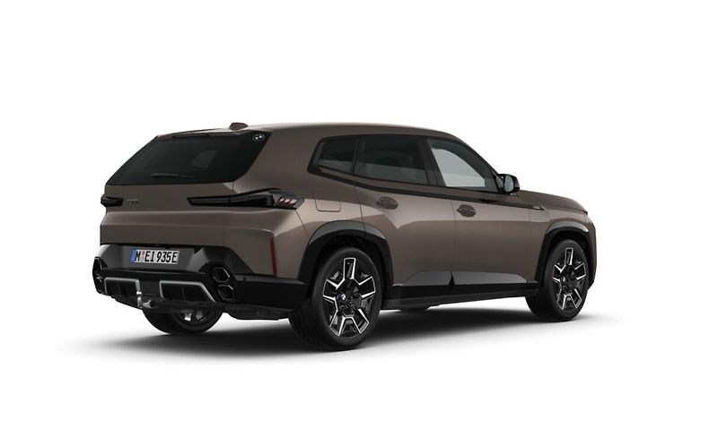 BMW XM 50e - fotka 2 z 4