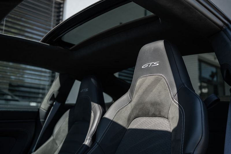 Porsche 911 Carrera GTS Coupe - fotka 21 z 28