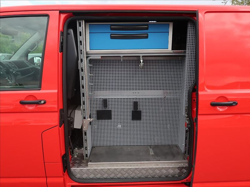 Volkswagen Transporter 2,0 TDi,110kW,1majČR,L2,dílna - fotka 22 z 27
