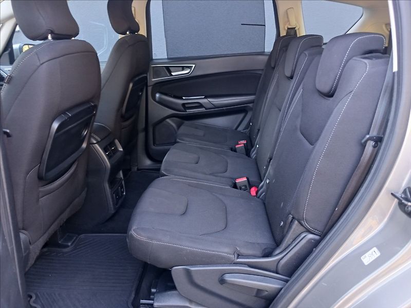 Ford S-MAX 2,0 Titanium 110 kW PowerShift - fotka 14 z 39