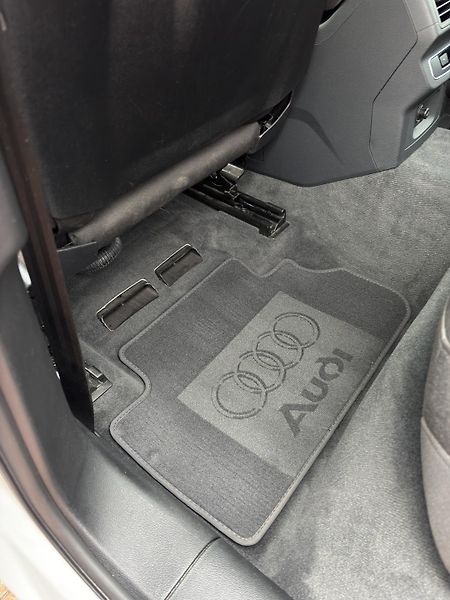 Audi Q5 (2023) 2.0 55TFSI e 220kW 4x4 - fotka 10 z 25