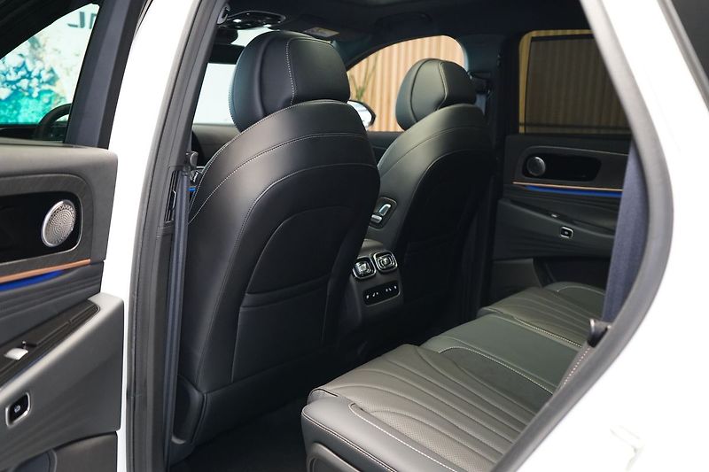 Jaecoo 8 EXCLUSIVE SHS-P 3DHT AWD - fotka 17 z 39