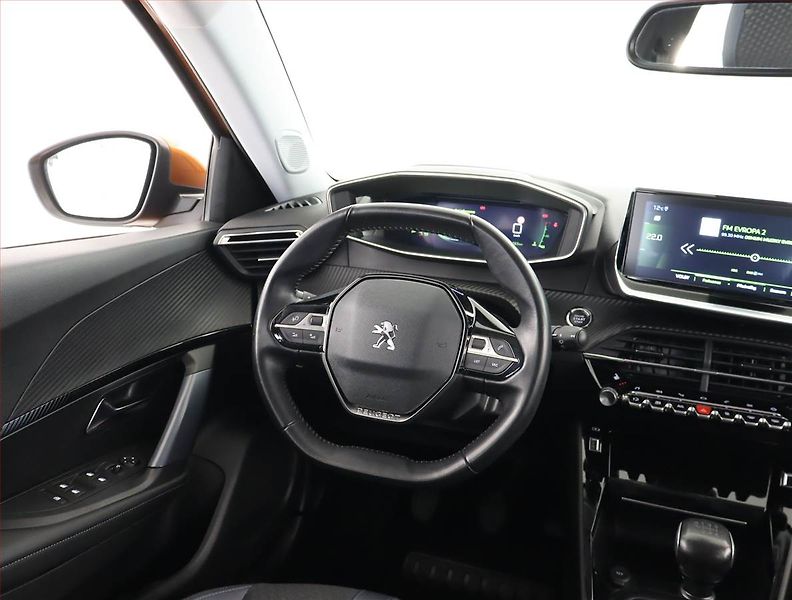 Peugeot 2008 (2020) 1.5 BlueHDi, Serv.kniha, Kůže - fotka 7 z 21