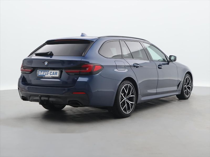 BMW Řada 5 3,0 530d xD CZ M-Sport HUD DPH - fotka 7 z 40