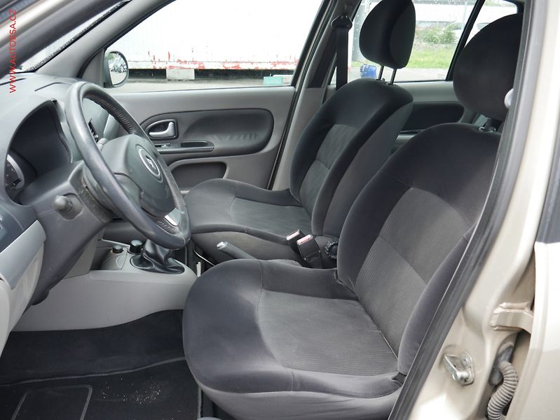 Renault Thalia (2011) 1.2 i, ČR, AC - fotka 9 z 17