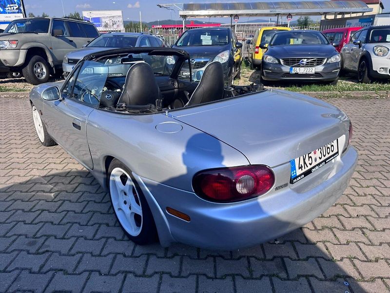 Mazda MX-5 (2000) NB 1,8 107 KW SVOR 6Q - fotka 3 z 45