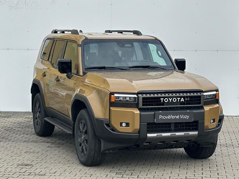 Toyota Land Cruiser 2.8 D-4D 6AT Invincible - fotka 6 z 30
