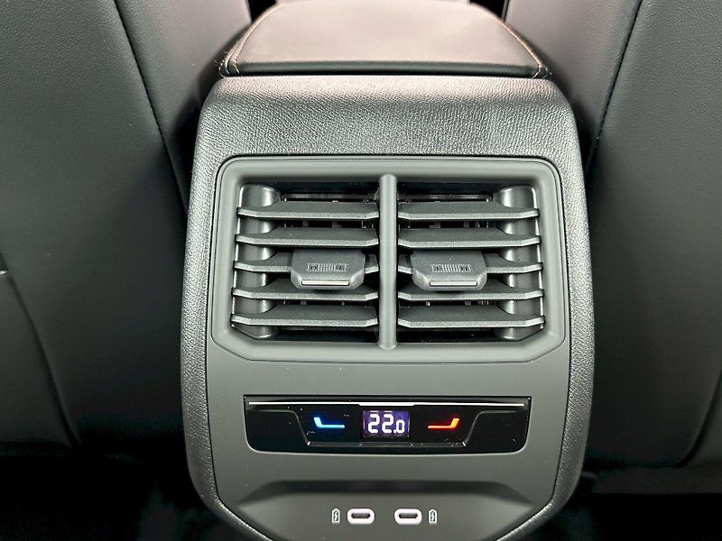 Cupra Leon (2026) ST 2.0 TSI 150kW 4x4 DSG - fotka 28 z 32