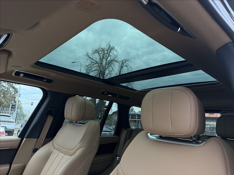 Land Rover Range Rover P460e HSE - fotka 26 z 36