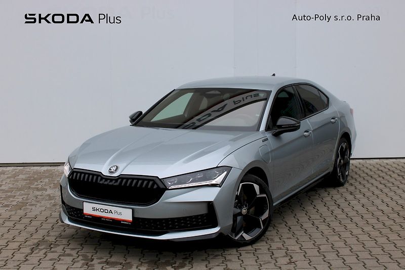 Škoda Superb (2025) Sportline 1,5 TSI PHEV - fotka 1 z 25