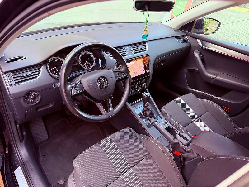 Škoda Octavia 1.4 TSi DSG Style, Serviska - fotka 16 z 32