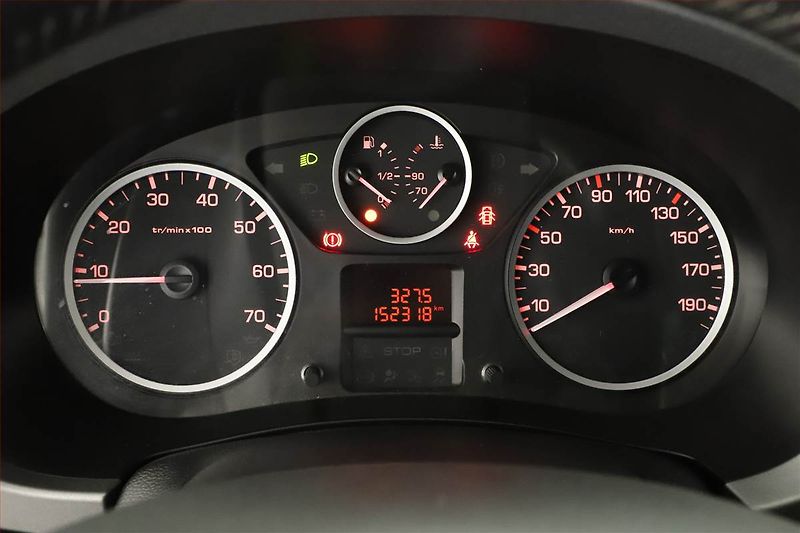 Citroën Berlingo (2016) XTR 1.6 HDi, 7Míst, ČR, 1Maj - fotka 9 z 14