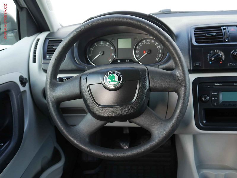Škoda Fabia (2011) 1.2 TSI, 1.maj,ČR, AC, tažné - fotka 13 z 15