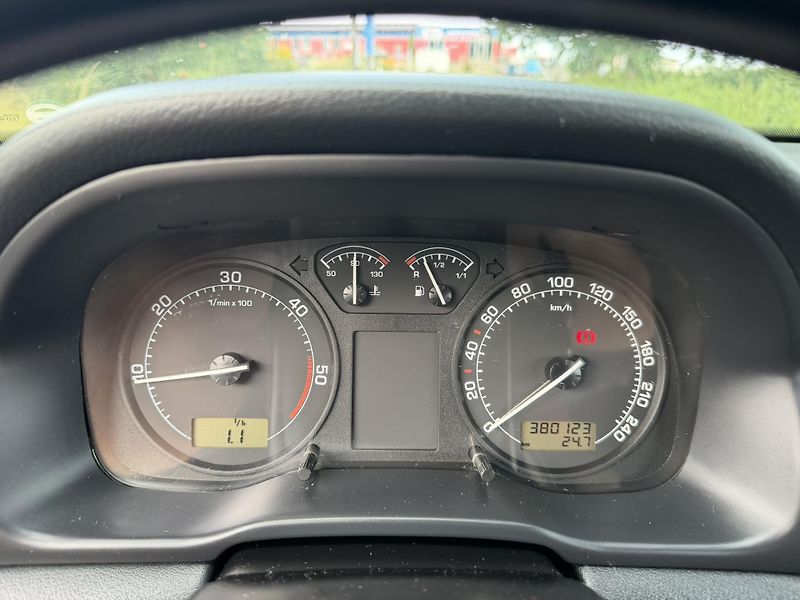 Škoda Octavia (2010) 1 1.9TDi 74kW, Tour, RV 2010 - fotka 12 z 19