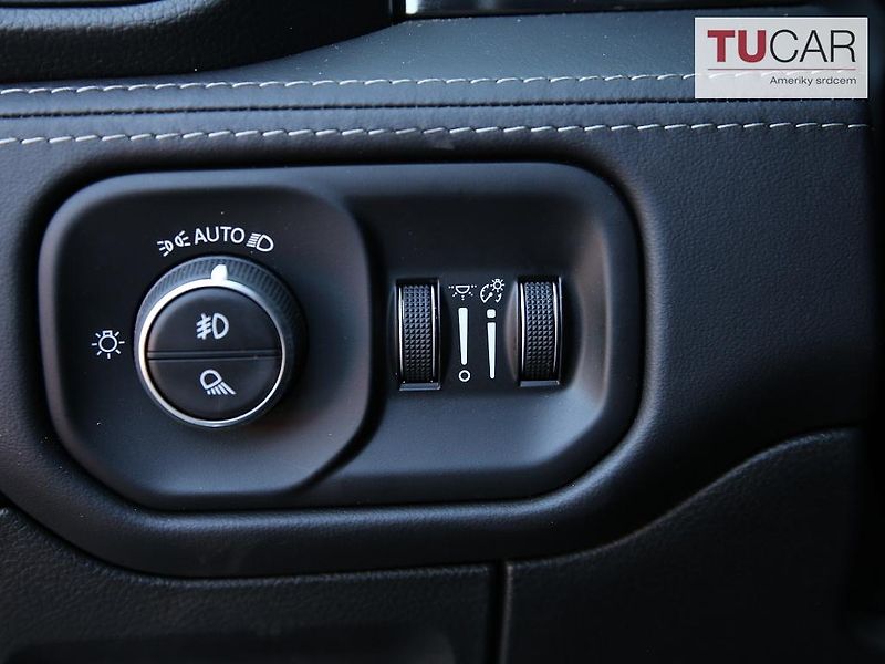 Dodge RAM (2026) 1500 Limited 5.7 V8 HEMI 2026 - fotka 24 z 43