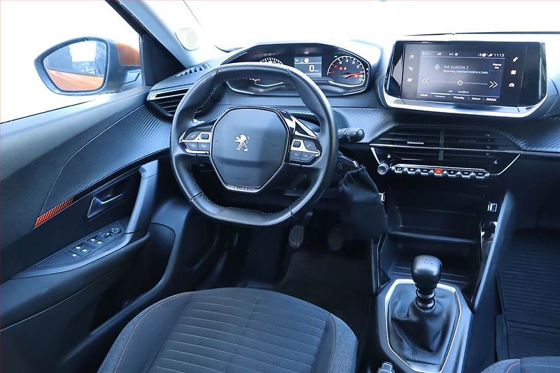 Peugeot 2008 (2020) 1.2 PureTech, Serv.kniha, Navi - fotka 7 z 26