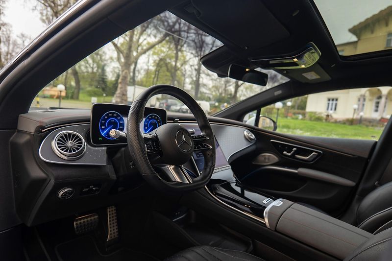 Mercedes-Benz EQS 450+ AMG Pano HuD 360 Venti - fotka 13 z 48