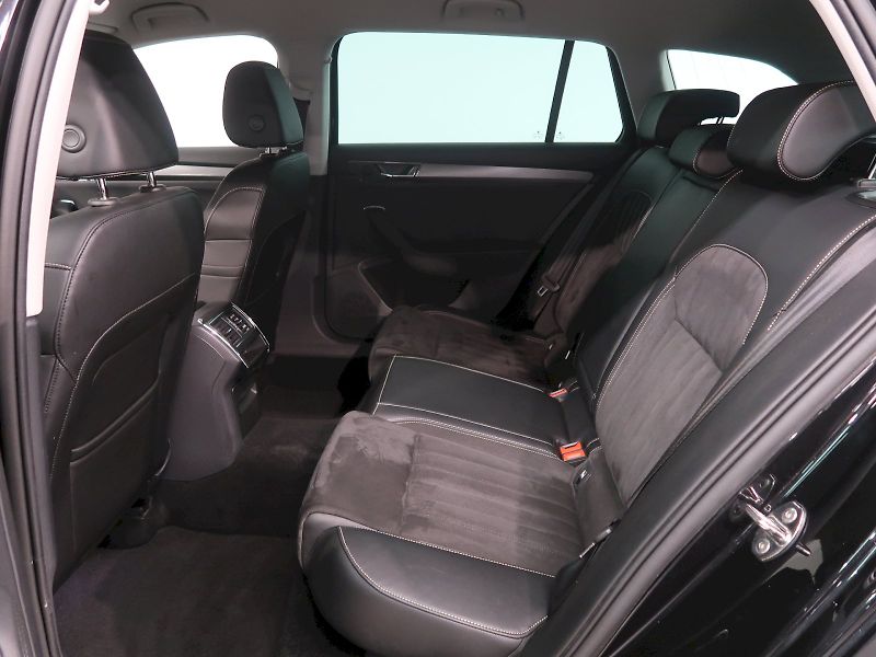 Škoda Superb (2023) STYLE PLUS 2.0TDI 147KW 4x4 DS - fotka 16 z 40
