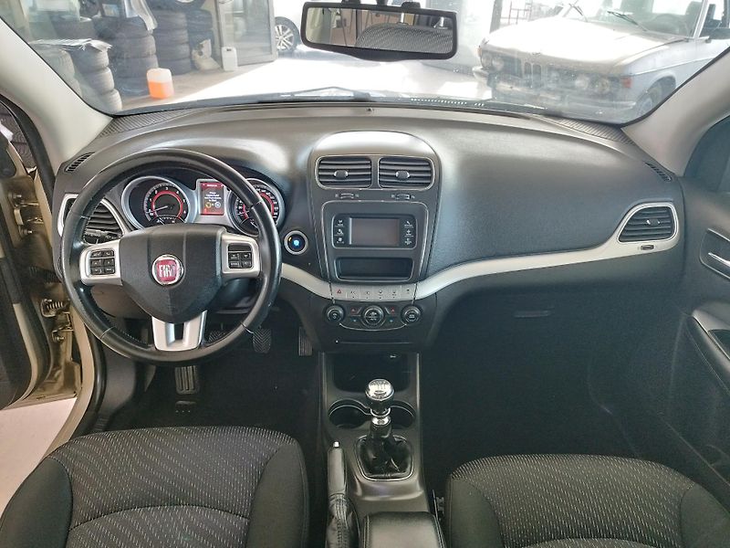 Fiat Freemont (2011) 2,0JTD,103KW,7MÍST,ALU,TAŽNÝ - fotka 24 z 32