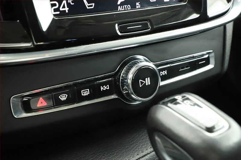 Volvo V90 (2019) D4, Automat, Kůže, Navi - fotka 14 z 18