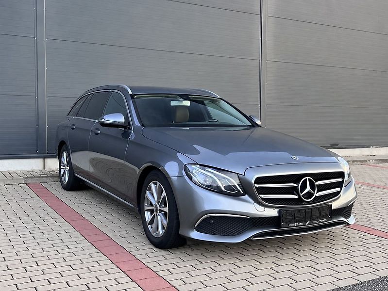 Mercedes-Benz Třídy E 220d Business-P.KAMERA-TAŽNÉ.Z - fotka 3 z 49